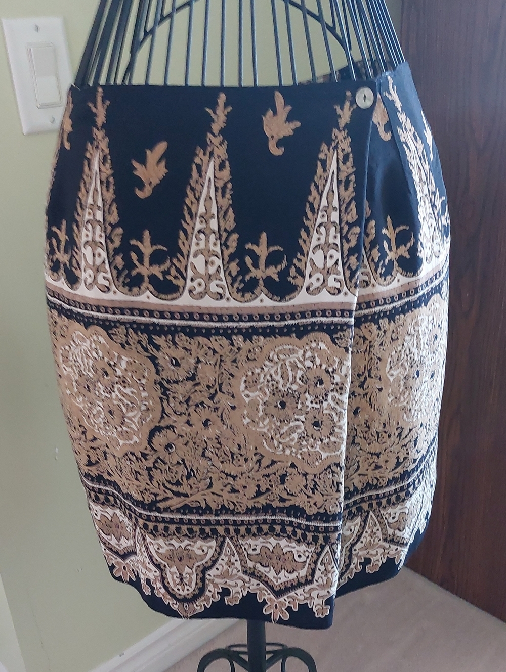 Black and Tan Ornate Printed Pencil Skirt